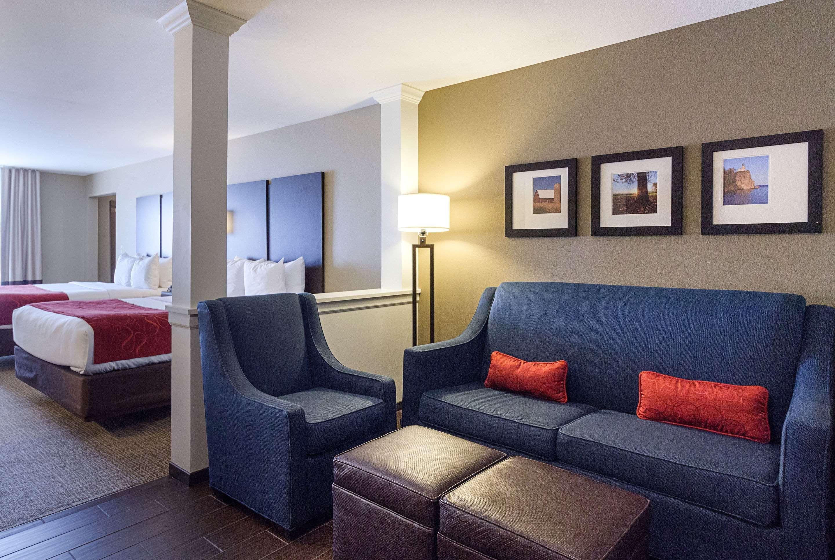 Comfort Suites & Conference Center Worthington Екстер'єр фото
