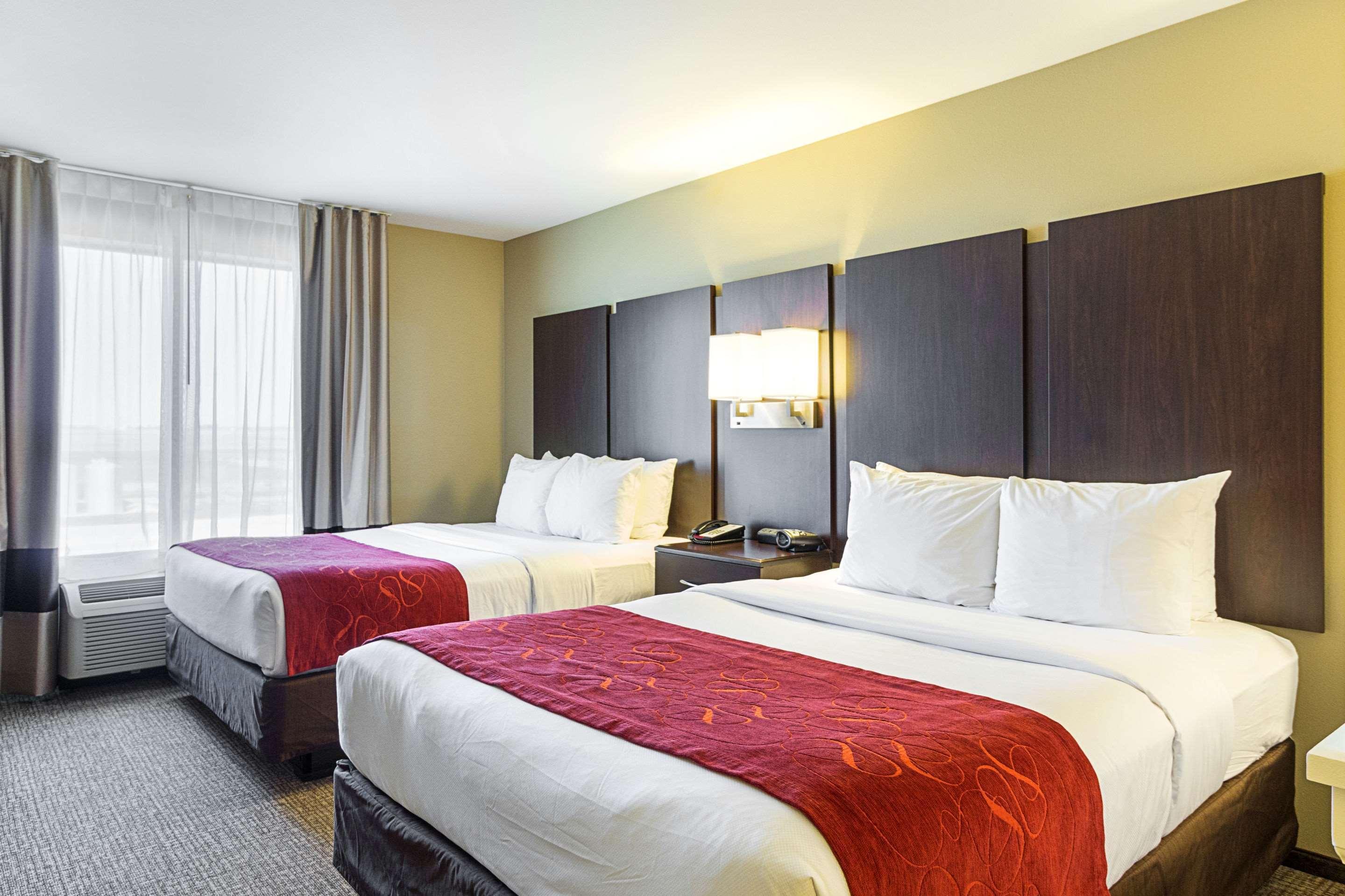 Comfort Suites & Conference Center Worthington Екстер'єр фото