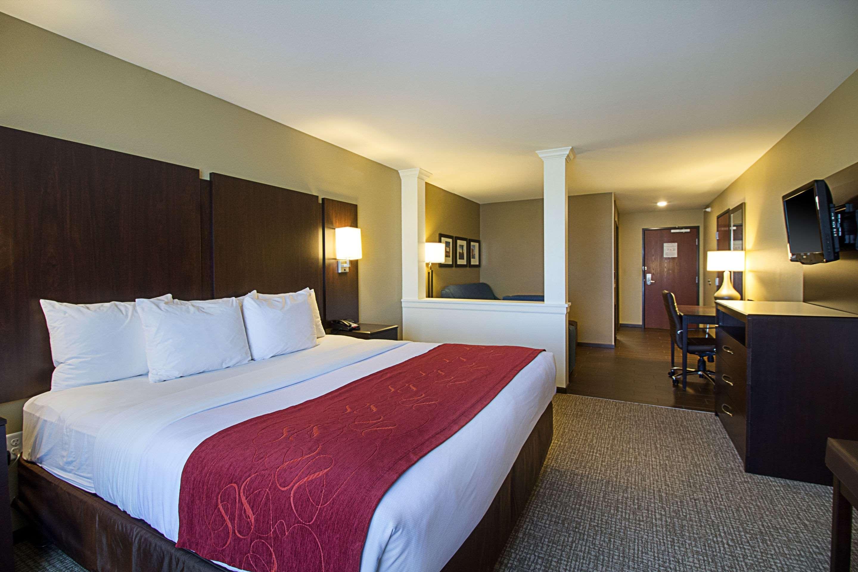 Comfort Suites & Conference Center Worthington Екстер'єр фото