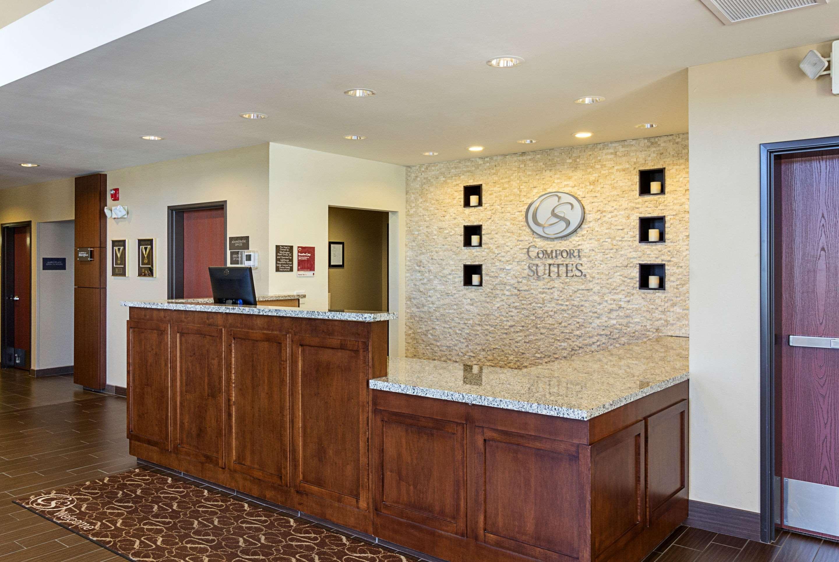 Comfort Suites & Conference Center Worthington Екстер'єр фото