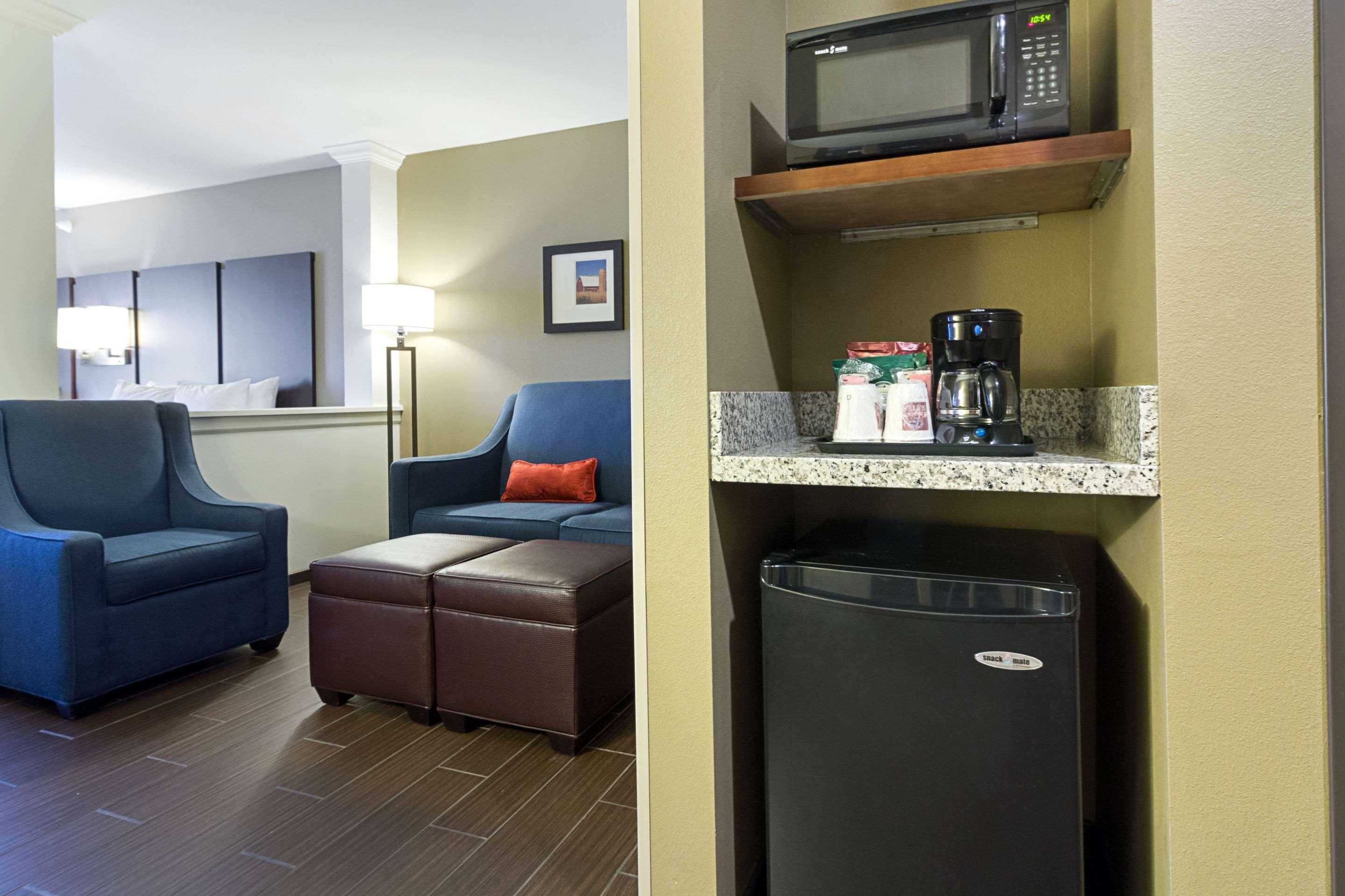 Comfort Suites & Conference Center Worthington Екстер'єр фото