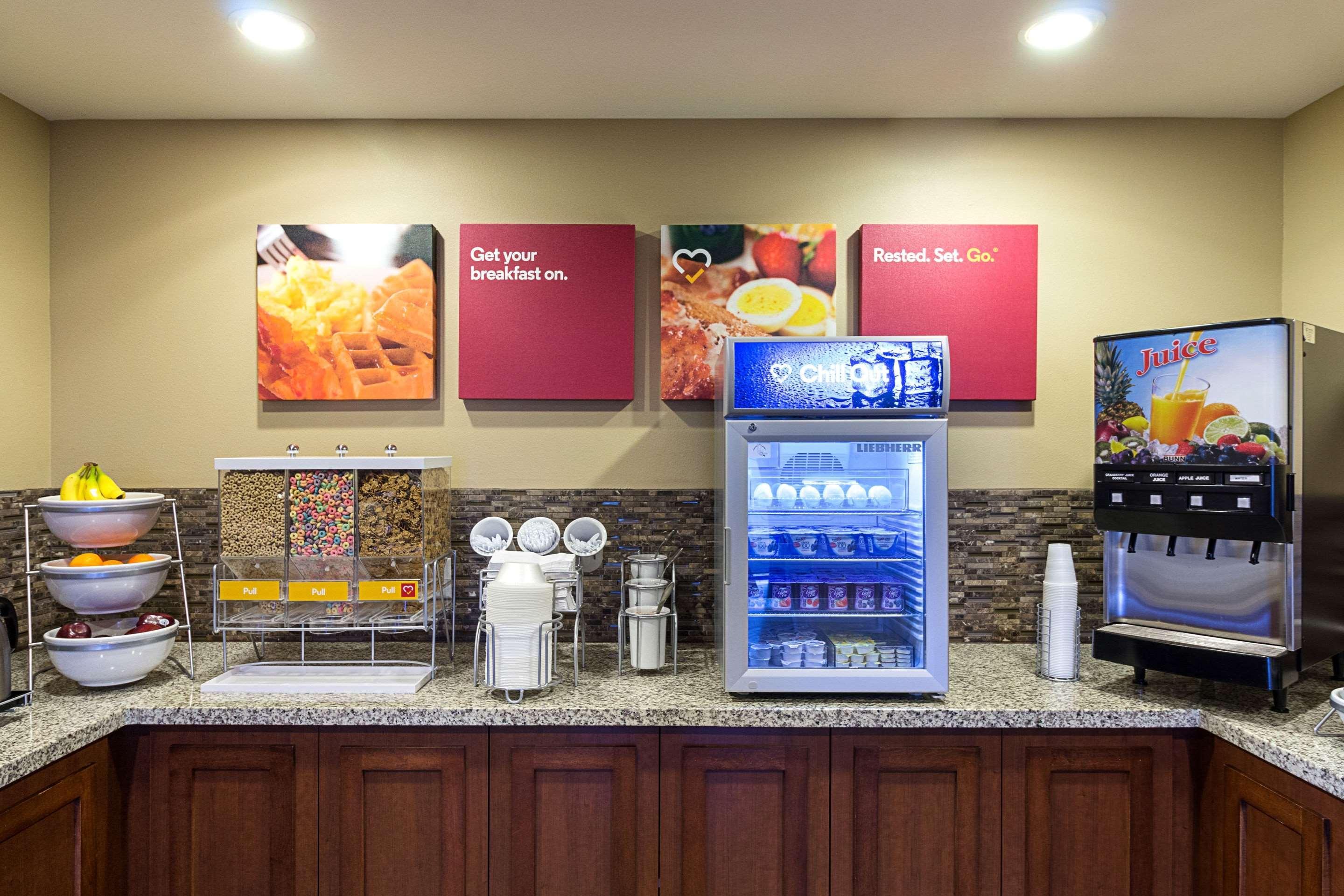 Comfort Suites & Conference Center Worthington Екстер'єр фото