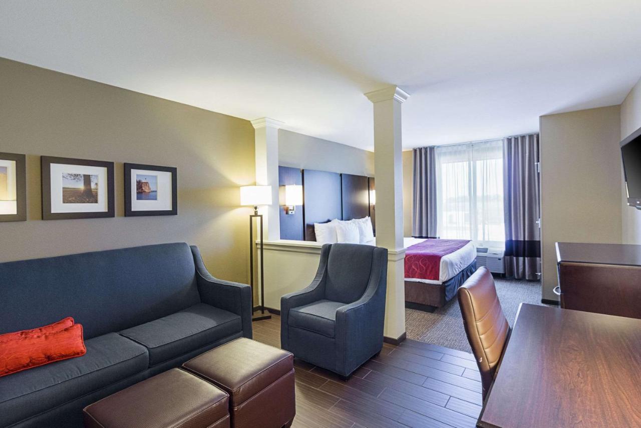 Comfort Suites & Conference Center Worthington Екстер'єр фото