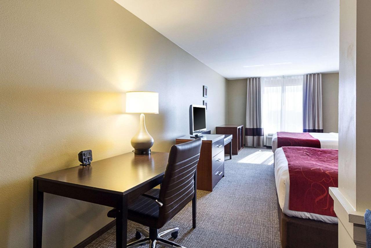 Comfort Suites & Conference Center Worthington Екстер'єр фото
